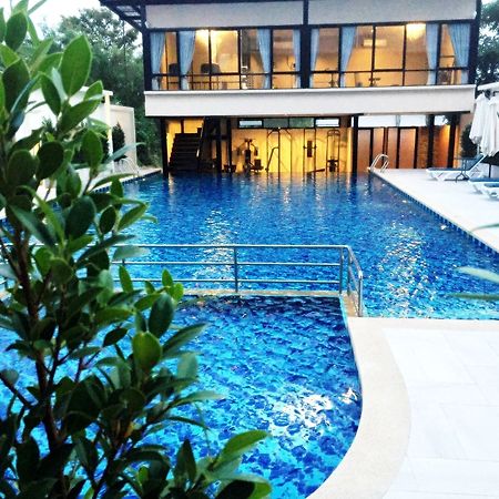 Avana Laemchabang Hotel Si Racha Exteriör bild